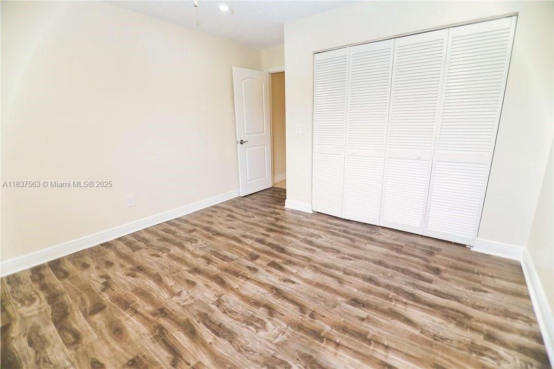 En Venta: $304,999 (2 camas, 2 baños, 1348 Pies cuadrados)