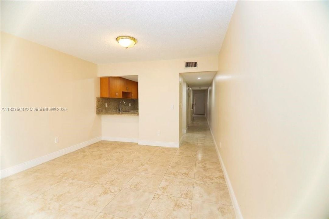 En Venta: $304,999 (2 camas, 2 baños, 1348 Pies cuadrados)