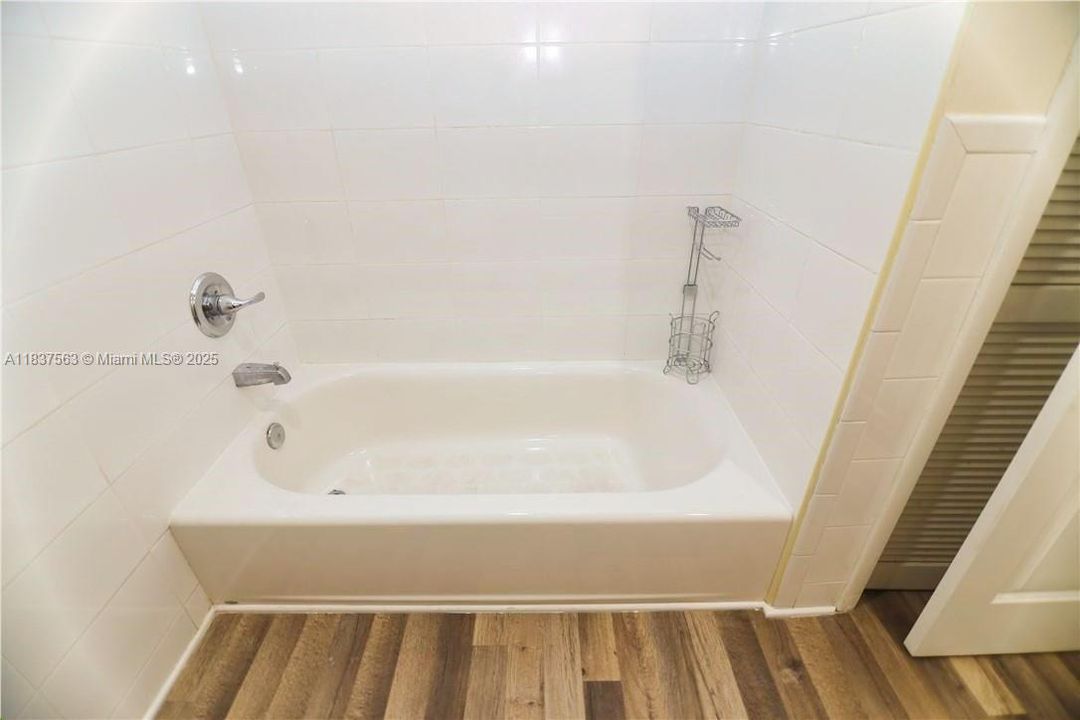 En Venta: $304,999 (2 camas, 2 baños, 1348 Pies cuadrados)