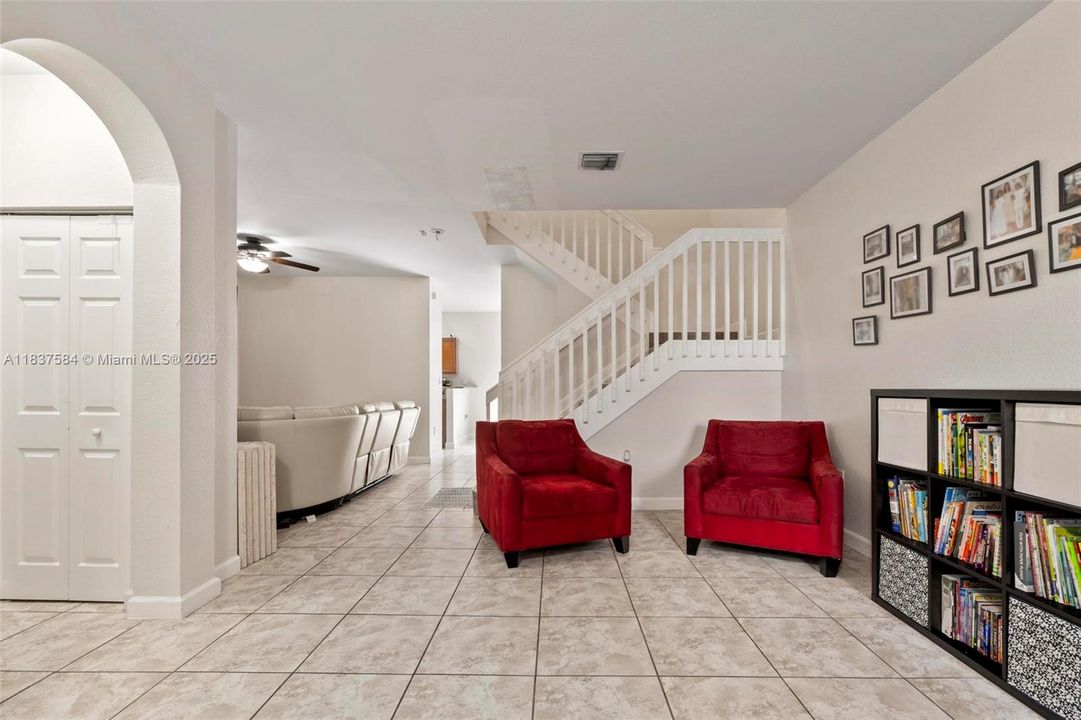 Recently Rented: $3,400 (3 beds, 2 baths, 1650 Square Feet)