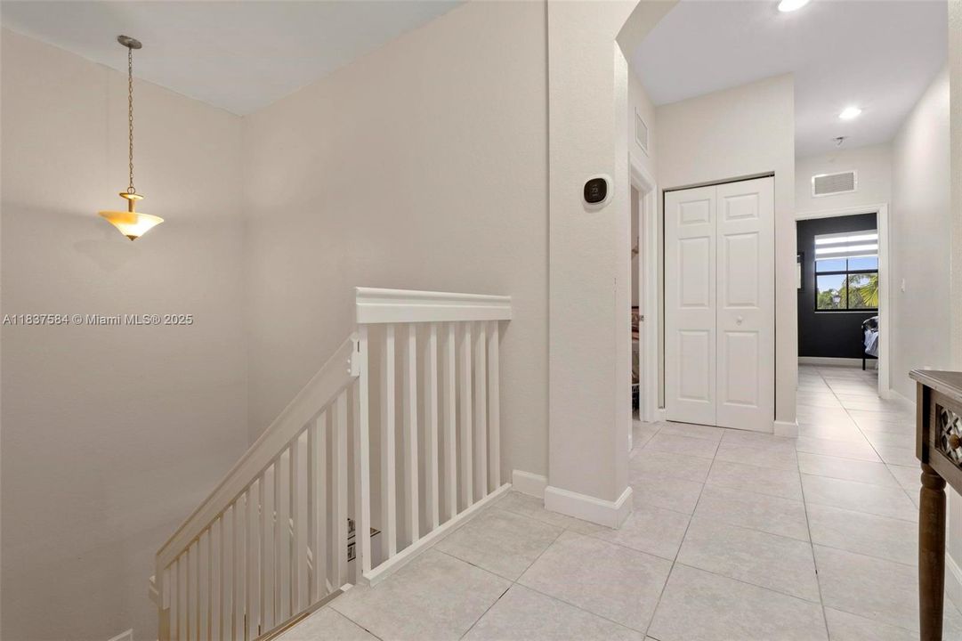 Recently Rented: $3,400 (3 beds, 2 baths, 1650 Square Feet)