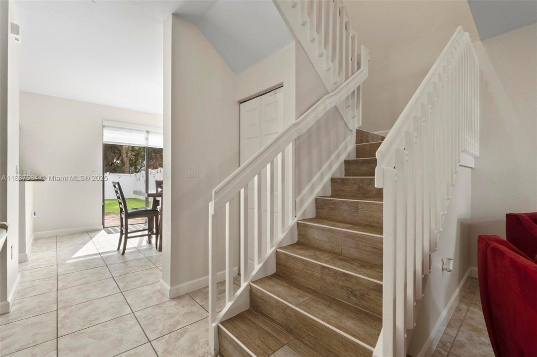 Recently Rented: $3,400 (3 beds, 2 baths, 1650 Square Feet)