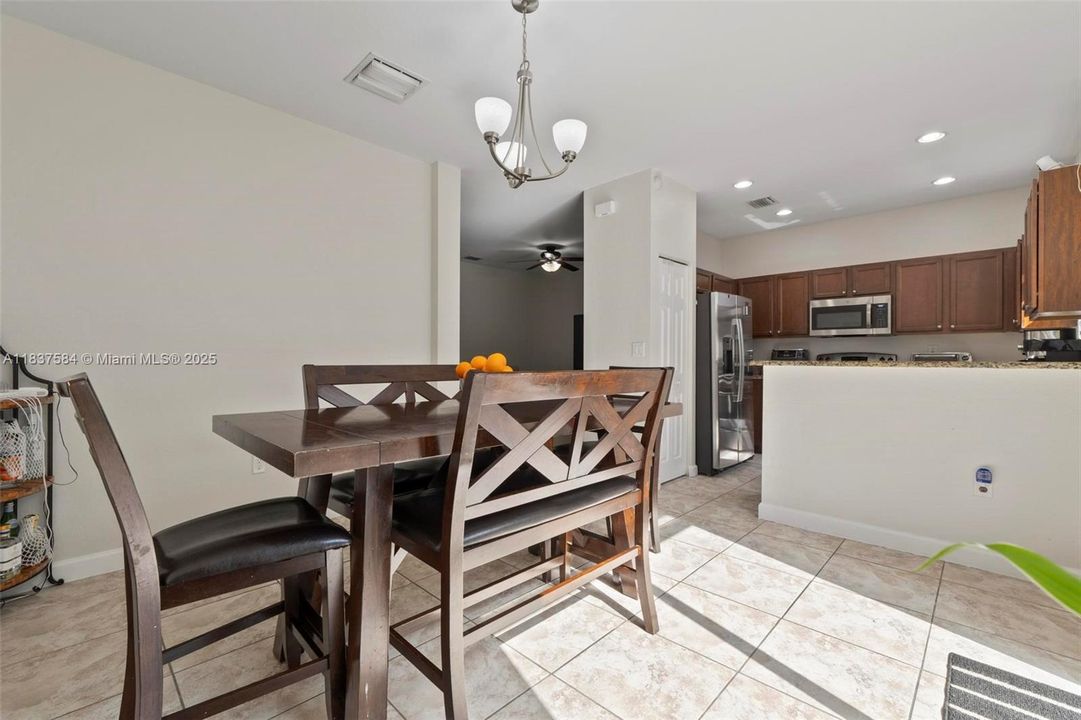 Recently Rented: $3,400 (3 beds, 2 baths, 1650 Square Feet)