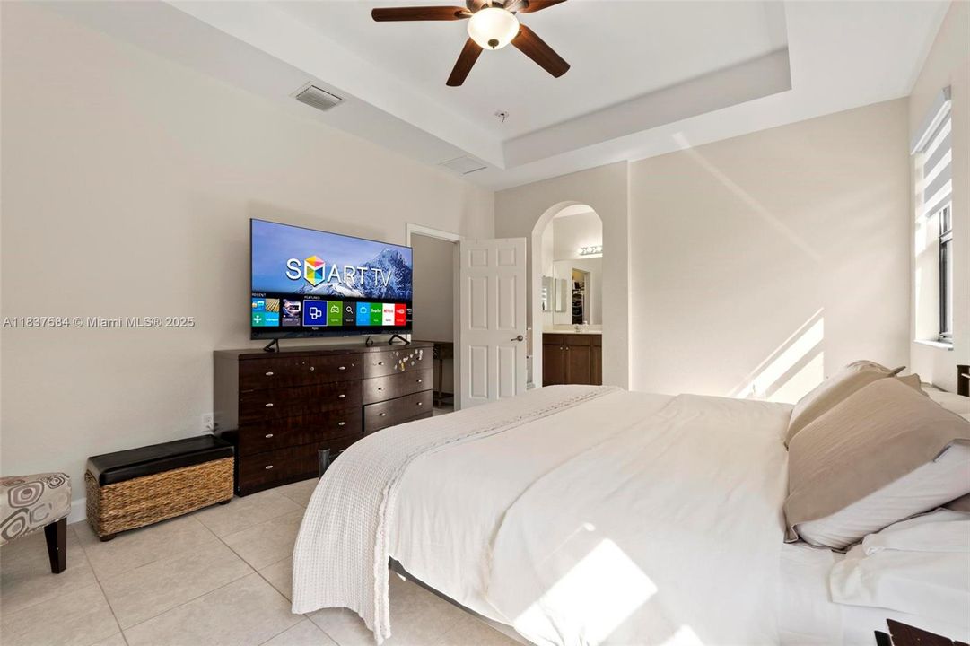 Recently Rented: $3,400 (3 beds, 2 baths, 1650 Square Feet)