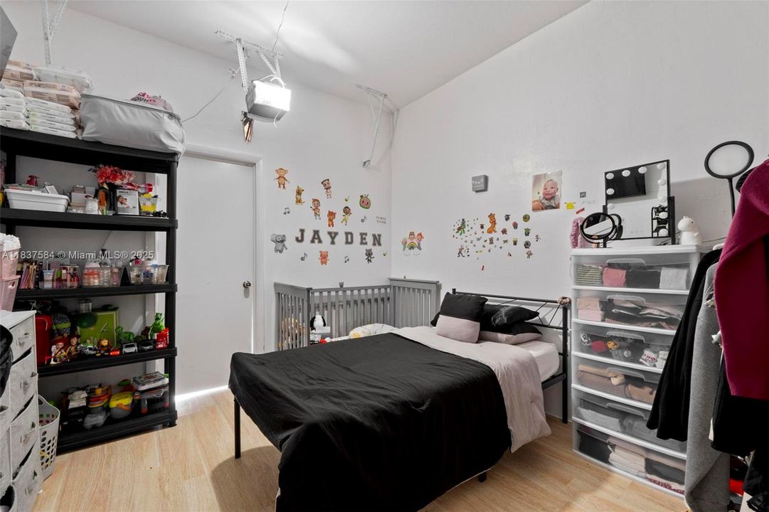 Recently Rented: $3,400 (3 beds, 2 baths, 1650 Square Feet)