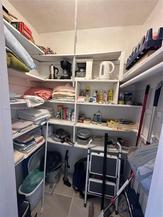 На продажу: $80,000 (1 спален, 1 ванн, 625 Квадратных фут)