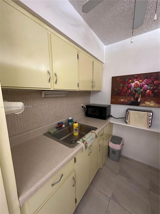 На продажу: $80,000 (1 спален, 1 ванн, 625 Квадратных фут)