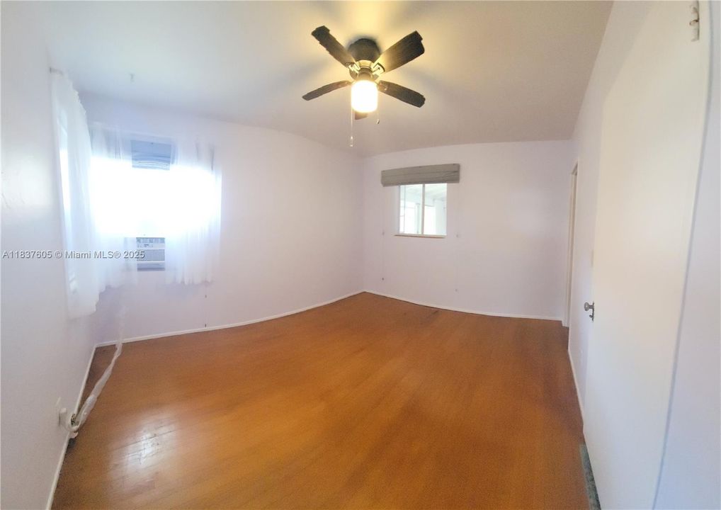 For Rent: $3,500 (2 beds, 1 baths, 1306 Square Feet)
