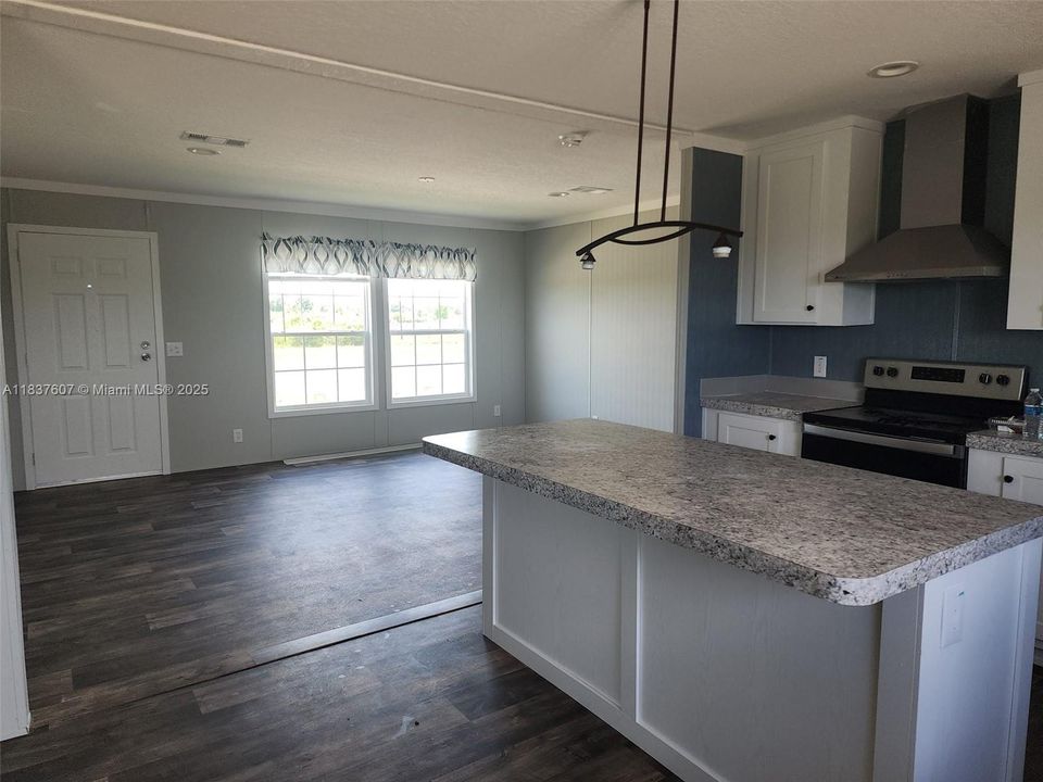 Vendido Recientemente: $254,999 (4 camas, 2 baños, 0 Pies cuadrados)