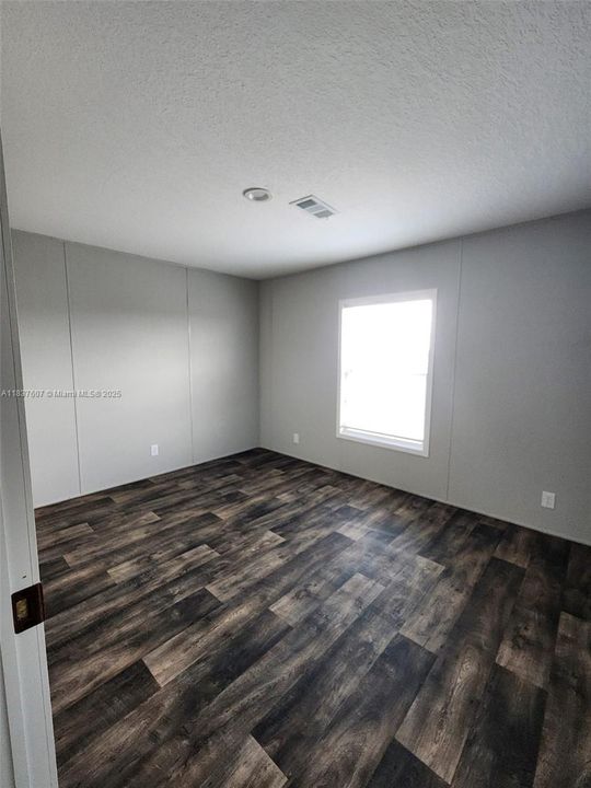 Vendido Recientemente: $254,999 (4 camas, 2 baños, 0 Pies cuadrados)