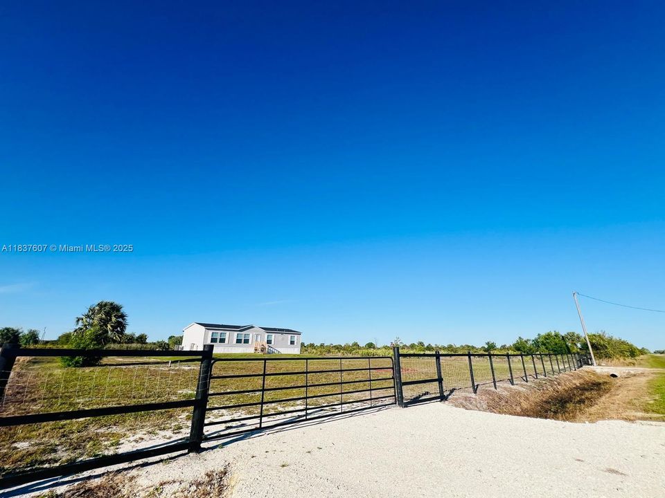 Vendido Recientemente: $254,999 (4 camas, 2 baños, 0 Pies cuadrados)