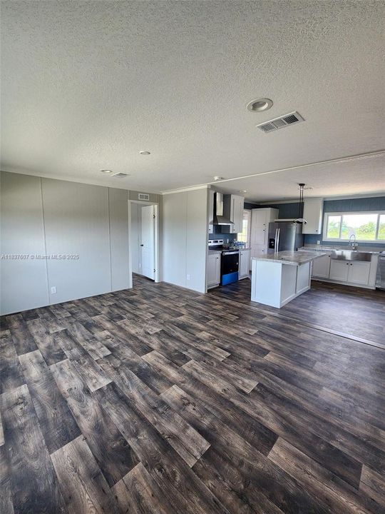 Vendido Recientemente: $254,999 (4 camas, 2 baños, 0 Pies cuadrados)