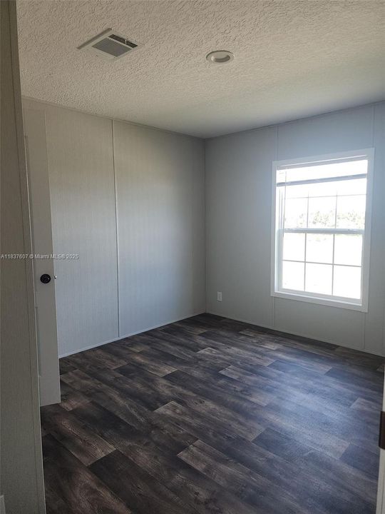 Vendido Recientemente: $254,999 (4 camas, 2 baños, 0 Pies cuadrados)