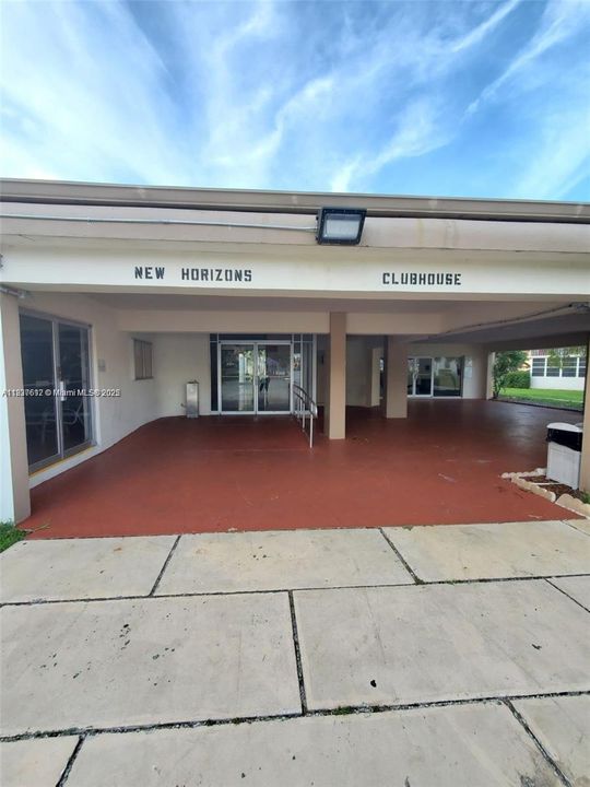 For Sale: $195,000 (2 beds, 2 baths, 1116 Square Feet)