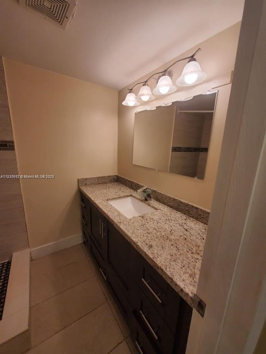 For Sale: $195,000 (2 beds, 2 baths, 1116 Square Feet)