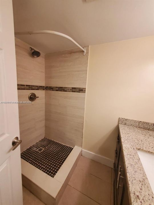 For Sale: $195,000 (2 beds, 2 baths, 1116 Square Feet)