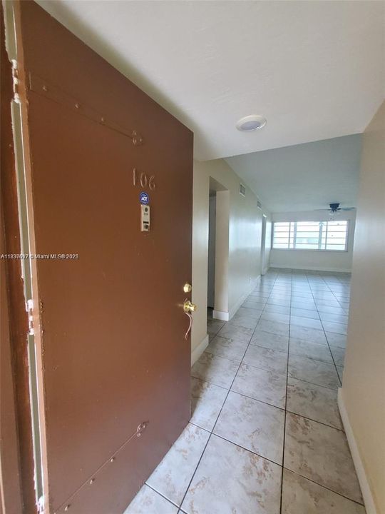 For Sale: $195,000 (2 beds, 2 baths, 1116 Square Feet)