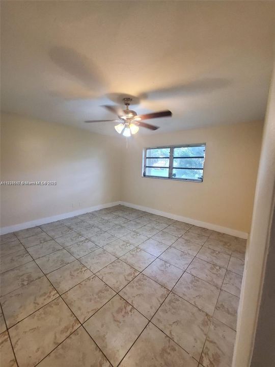 For Sale: $195,000 (2 beds, 2 baths, 1116 Square Feet)