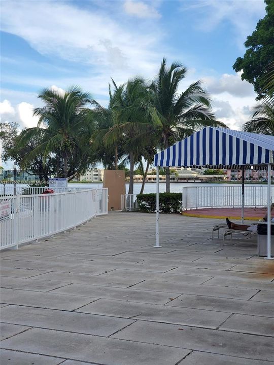 For Sale: $195,000 (2 beds, 2 baths, 1116 Square Feet)