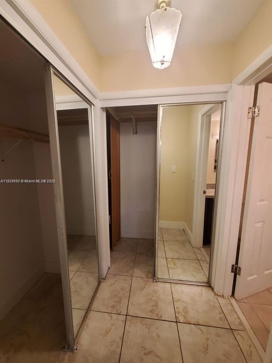 For Sale: $195,000 (2 beds, 2 baths, 1116 Square Feet)