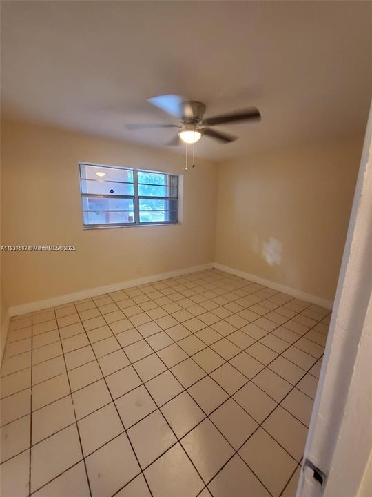 For Sale: $195,000 (2 beds, 2 baths, 1116 Square Feet)