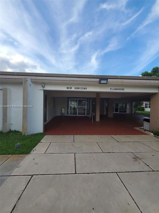 For Sale: $195,000 (2 beds, 2 baths, 1116 Square Feet)