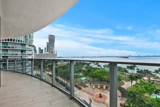 En Venta: $2,370,000 (3 camas, 4 baños, 2018 Pies cuadrados)