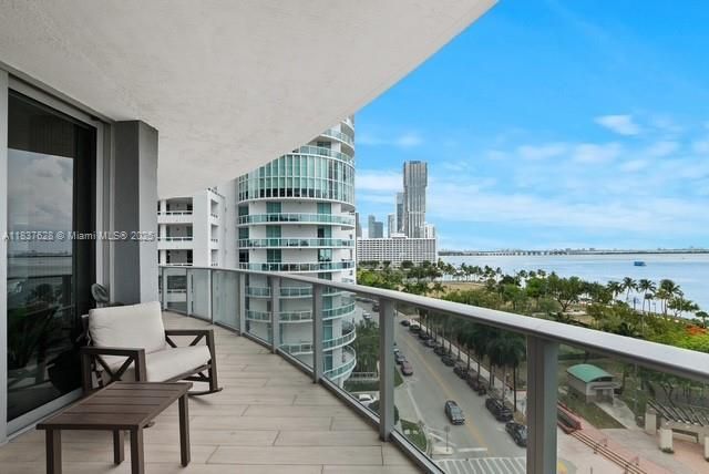 En Venta: $2,370,000 (3 camas, 4 baños, 2018 Pies cuadrados)