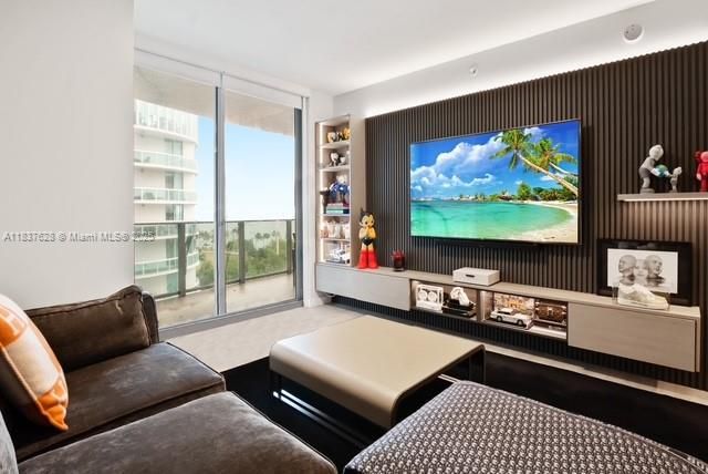 En Venta: $2,370,000 (3 camas, 4 baños, 2018 Pies cuadrados)