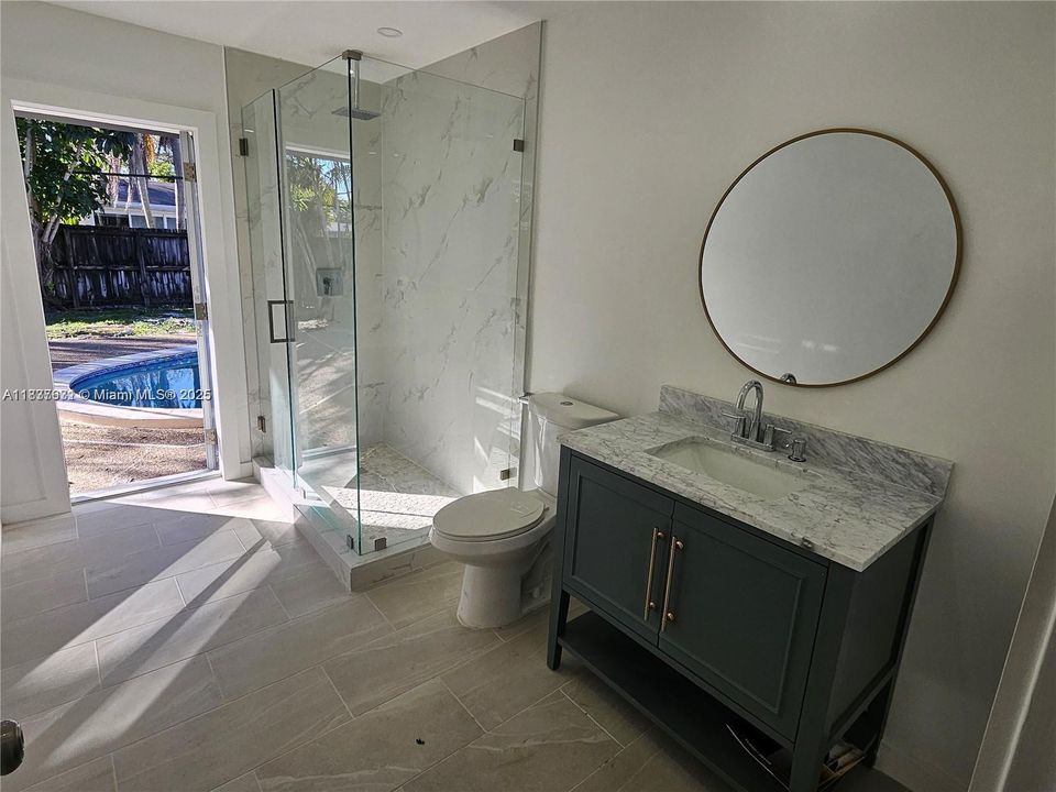 合同活跃: $750,000 (4 贝兹, 2 浴室, 1668 平方英尺)