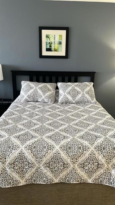 待售: $129,000 (0 贝兹, 1 浴室, 410 平方英尺)