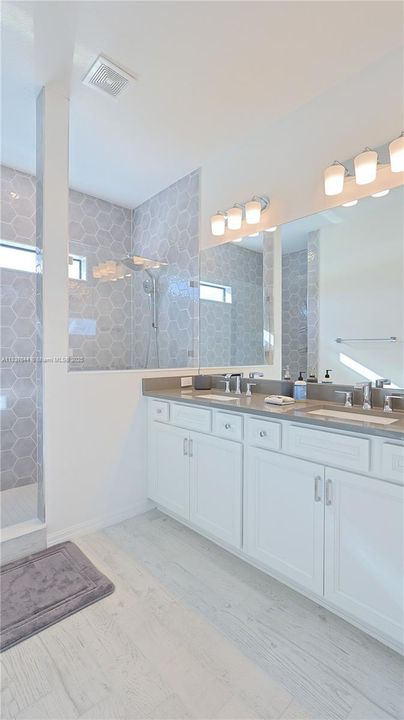 待售: $898,000 (4 贝兹, 3 浴室, 2130 平方英尺)