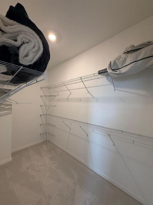 En Venta: $998,000 (4 camas, 3 baños, 2130 Pies cuadrados)