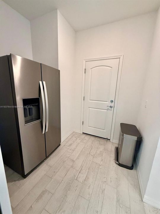 En Venta: $998,000 (4 camas, 3 baños, 2130 Pies cuadrados)