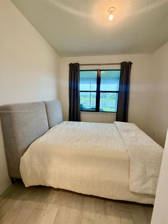 En Venta: $998,000 (4 camas, 3 baños, 2130 Pies cuadrados)
