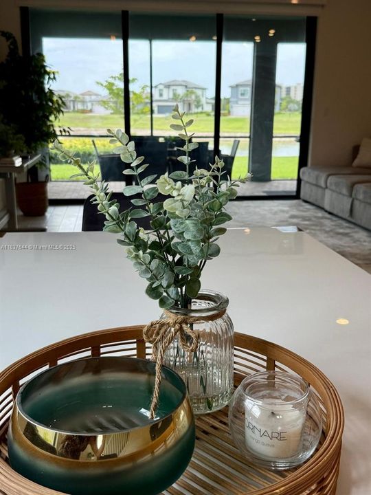 En Venta: $998,000 (4 camas, 3 baños, 2130 Pies cuadrados)