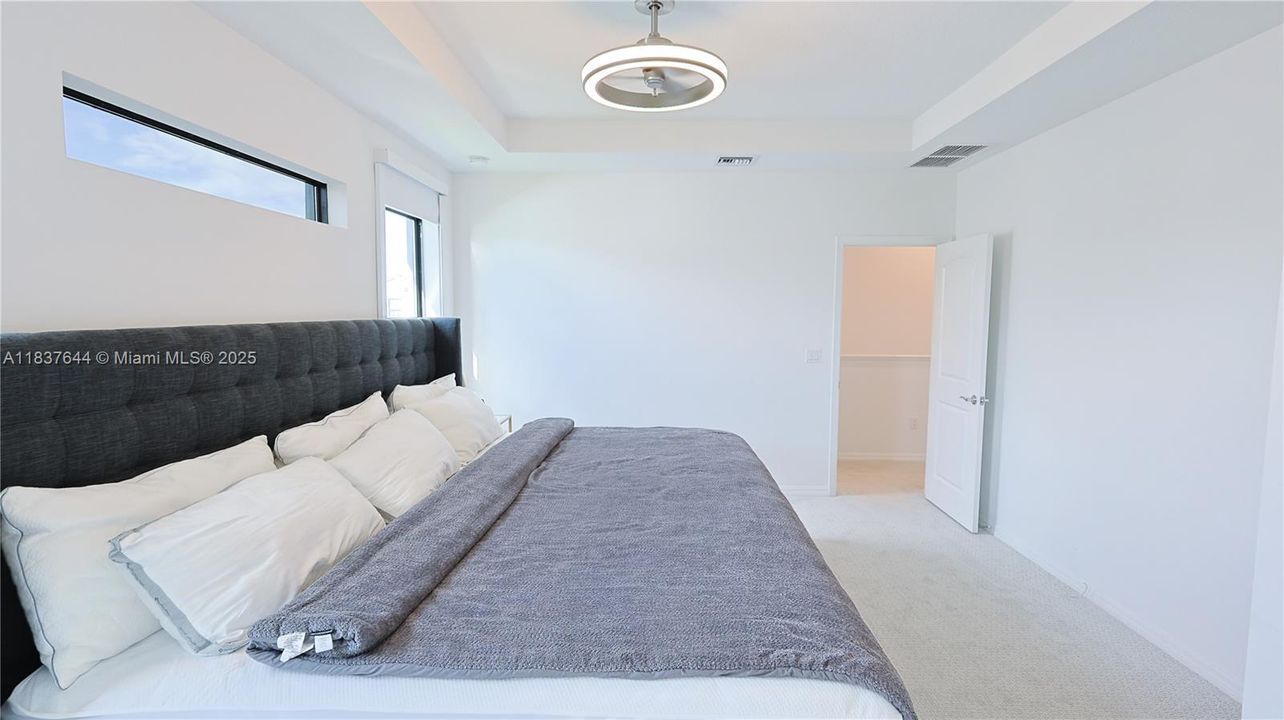 待售: $898,000 (4 贝兹, 3 浴室, 2130 平方英尺)