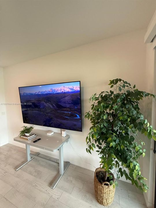 En Venta: $998,000 (4 camas, 3 baños, 2130 Pies cuadrados)