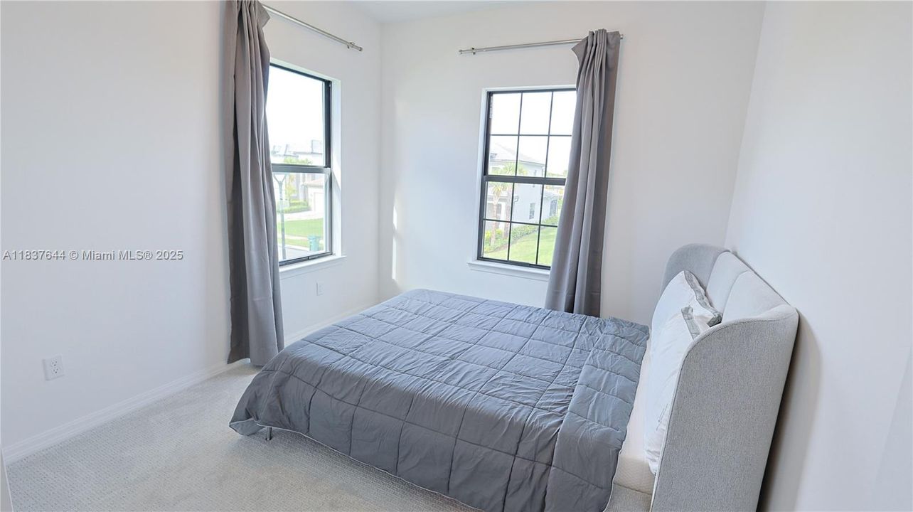 待售: $898,000 (4 贝兹, 3 浴室, 2130 平方英尺)