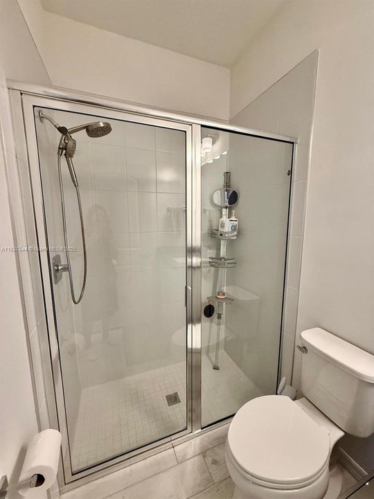 En Venta: $998,000 (4 camas, 3 baños, 2130 Pies cuadrados)