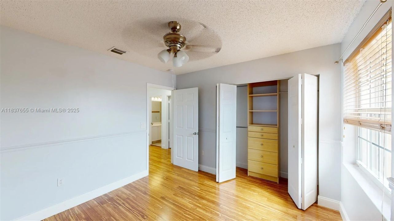 Недавно арендовано: $5,500 (5 спален, 3 ванн, 3034 Квадратных фут)