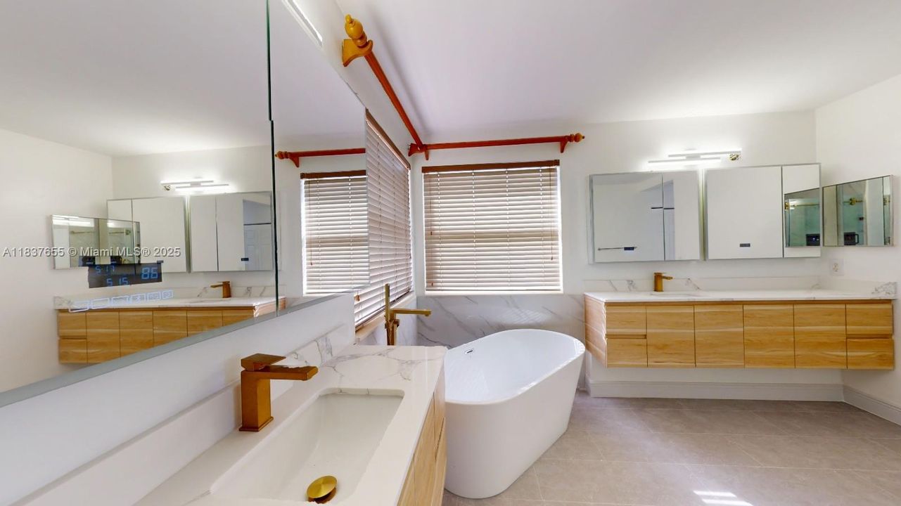 Недавно арендовано: $5,500 (5 спален, 3 ванн, 3034 Квадратных фут)