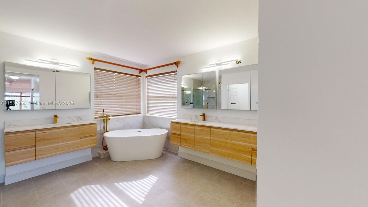 Недавно арендовано: $5,500 (5 спален, 3 ванн, 3034 Квадратных фут)