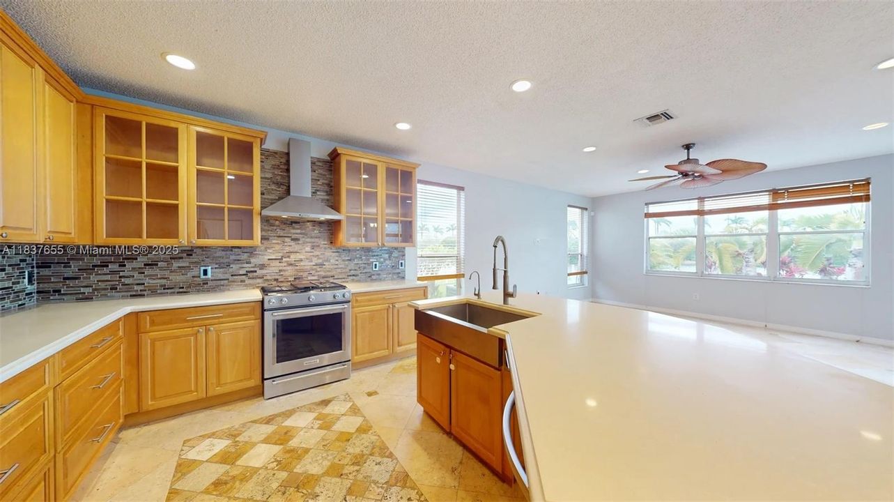 Недавно арендовано: $5,500 (5 спален, 3 ванн, 3034 Квадратных фут)