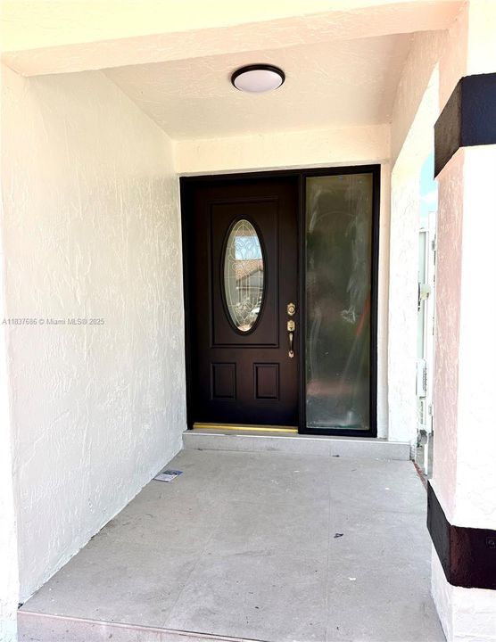 Recently Rented: $3,300 (3 beds, 2 baths, 1398 Square Feet)