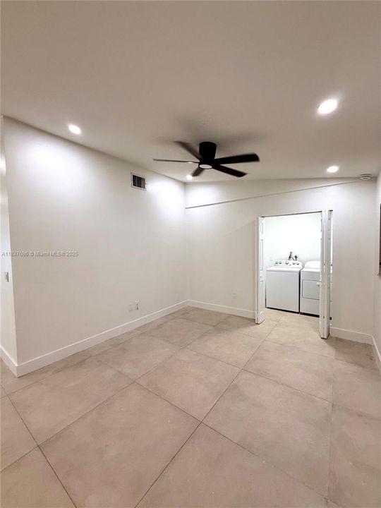 Recently Rented: $3,300 (3 beds, 2 baths, 1398 Square Feet)