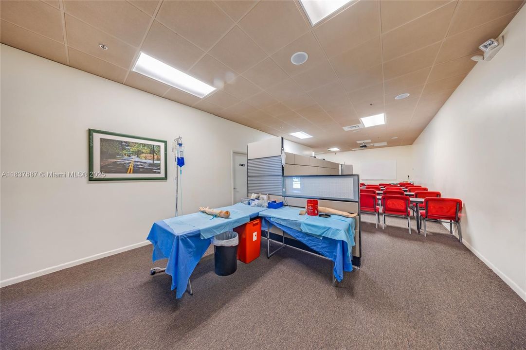 待售: $790,000 (0 贝兹, 0 浴室, 0 平方英尺)