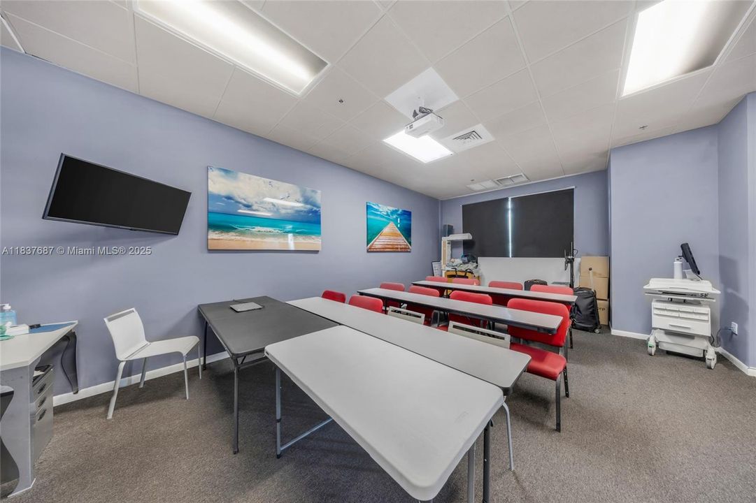 待售: $790,000 (0 贝兹, 0 浴室, 0 平方英尺)