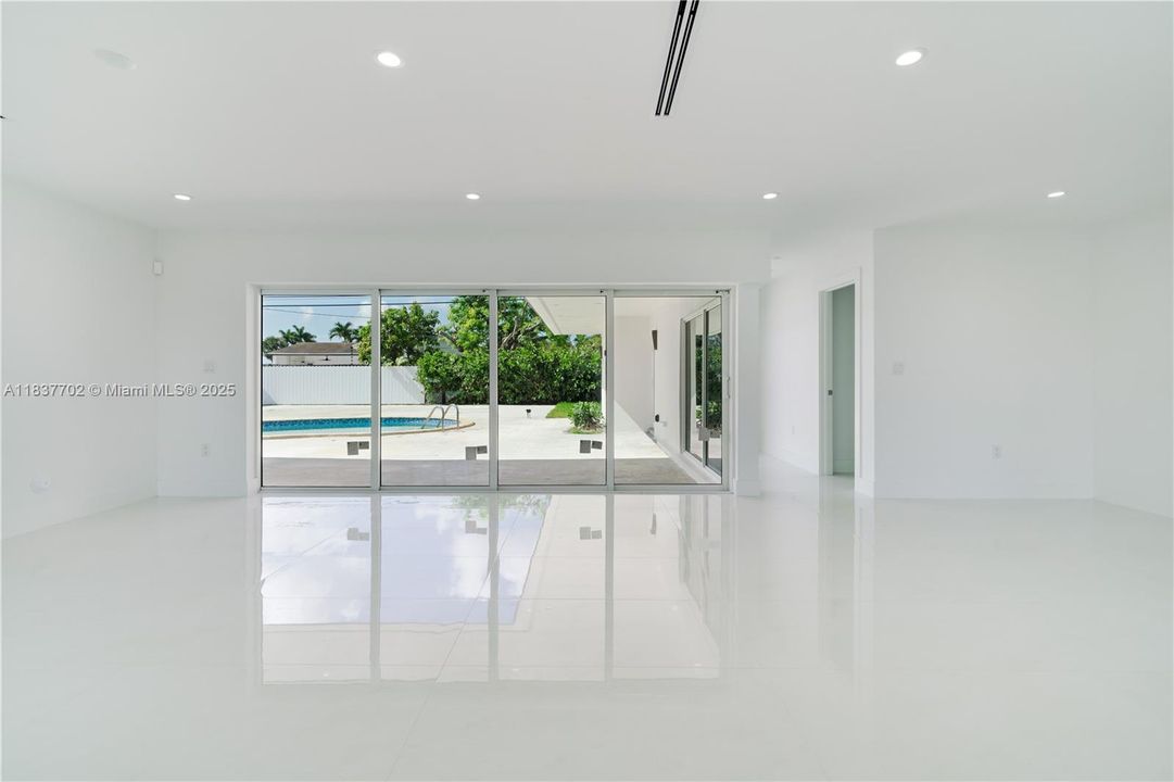 For Sale: $925,000 (4 beds, 3 baths, 2187 Square Feet)