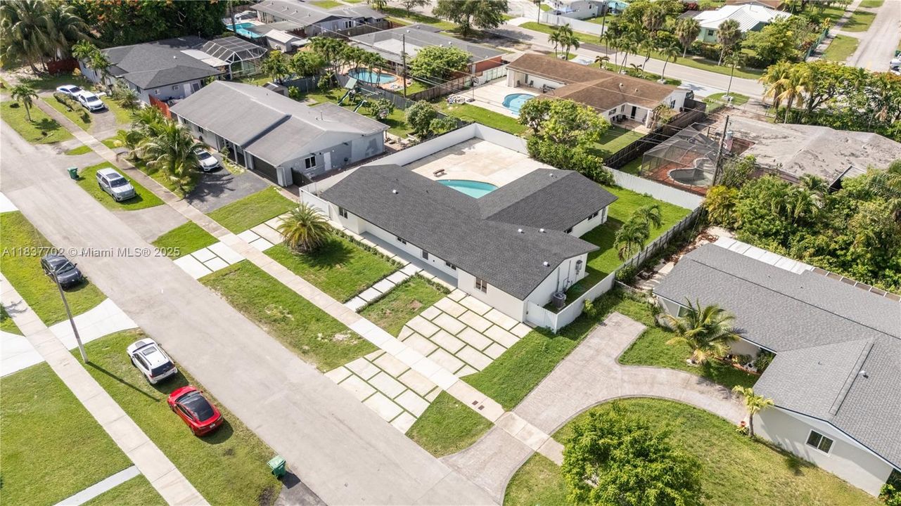 For Sale: $925,000 (4 beds, 3 baths, 2187 Square Feet)